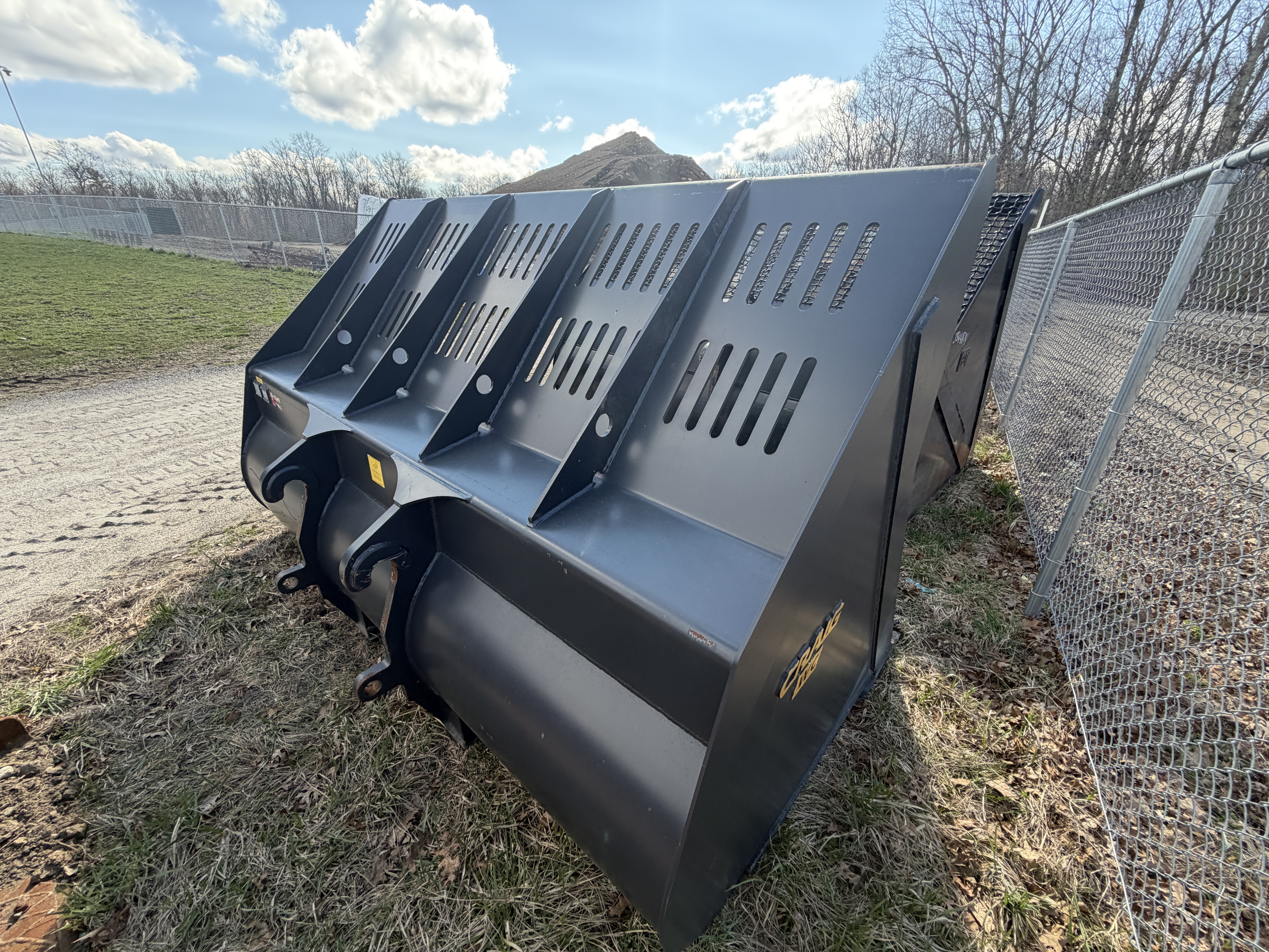 Craig High-Capacity Bucket