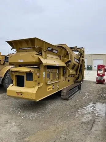 2024 Screen Machine 612T