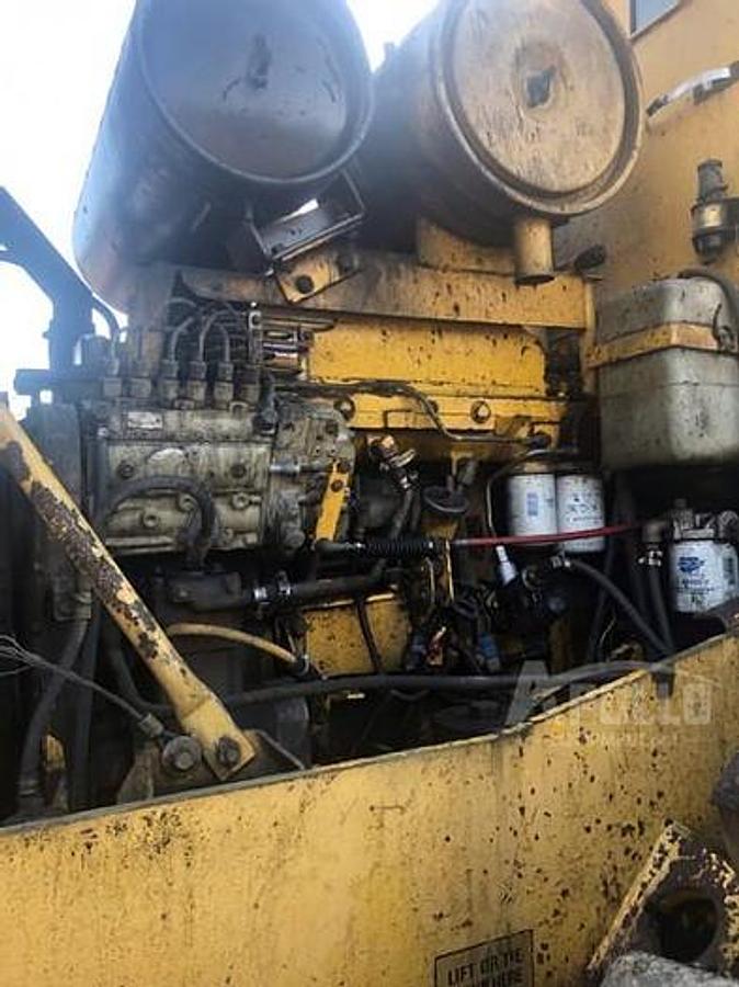 Komatsu 420 — $27,000 — photo 6
