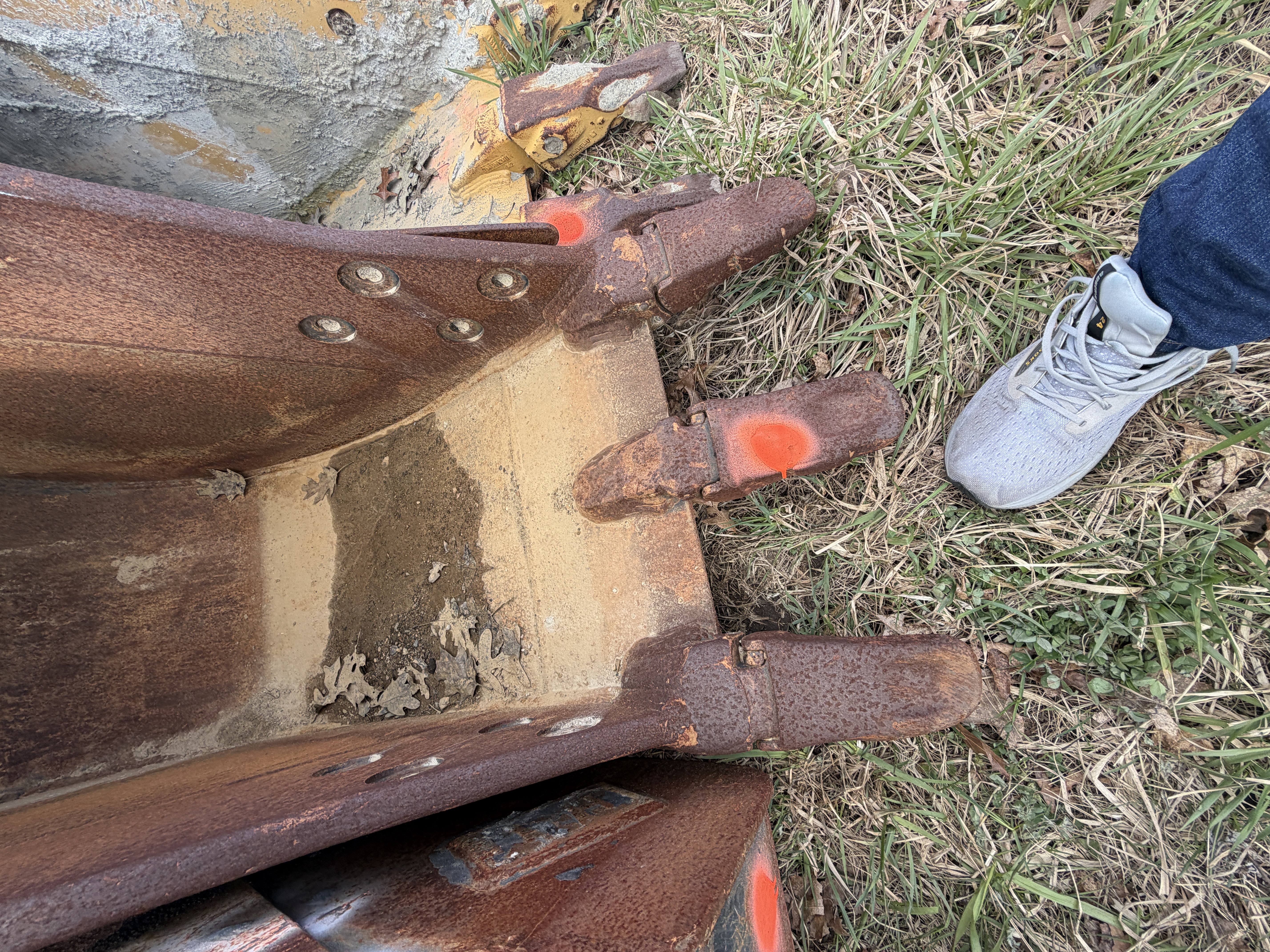 CAT 24in Trenching Bucket — Providence, RI — $3,000 — photo 2
