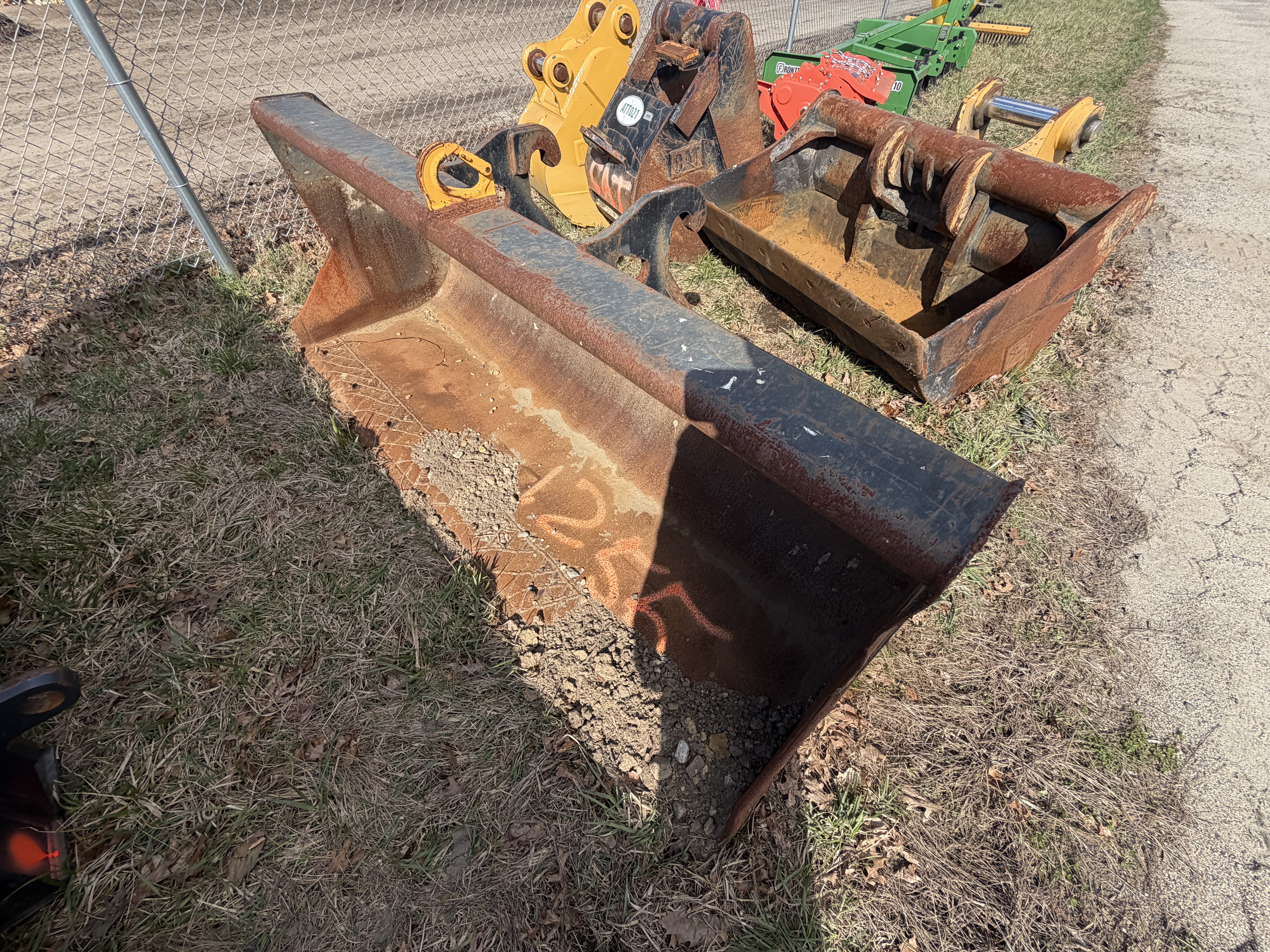 CAT Grapple Bucket — Providence, RI — $4,500 — photo 2